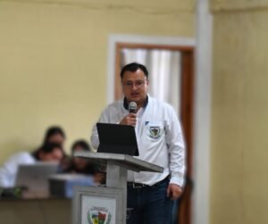Presentación del informe cuatrimestral por el director de DAFIM