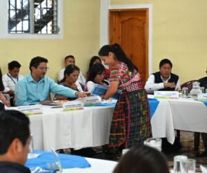 Entrega de la Revista "Información para todos"
